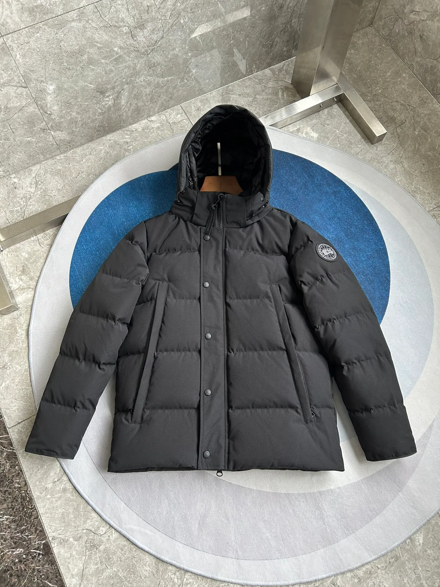 P780 E2048MB Wyndham classic upgraded model, men's black with black label. Size: XS S M L XL XXL.